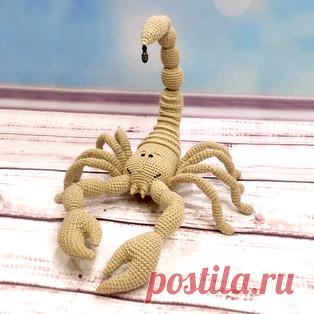 Скорпион амигуруми. Схемы и описания для вязания игрушек крючком! Бесплатный мастер-класс от Юлии Басенковой по вязанию скорпиона крючком. От кончиков лапок левой стороны до кончиков лапок правой стороны в развёрнуто…