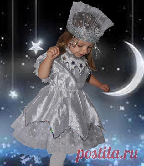 В галерее новогодних персонажей среди всевозможных снежинок и снеговиков обязательно найдется место зимнему сокровищу – льдинке. А представить и защитить этот карнавальный костюм на новогодней елке или детском утреннике девочкам поможет это стихотворение-визитка.