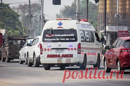 Россиянку госпитализировали после пожара на популярном курорте в Таиланде. Российскую туристку госпитализировали после пожара в отеле на тайском острове Пхукет. Возгорание произошло на кухне ресторана, расположенного на первом этаже гостиницы, вечером в субботу, 18 февраля. На место происшествия прибыли несколько пожарных расчетов. Спасателям удалось справиться с огнем за короткое время.