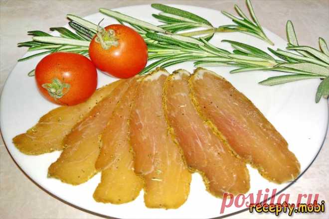 Вяленое мясо в домашних условиях с пряными травами

✅Ингредиенты
вырезка свиная – около 1 кг;
соль крупная – 1 стакан;
паприка – 0,5 ч. л;
пажитник – 0,5 ч. л;
чёрный перец – 0,5 ч. л;
прованские травы – 1 ст. л.