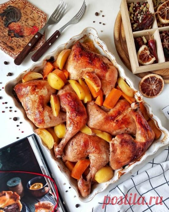 ​Курица, запеченная с овощами