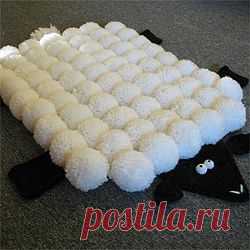 Коврик овечка из помпонов.