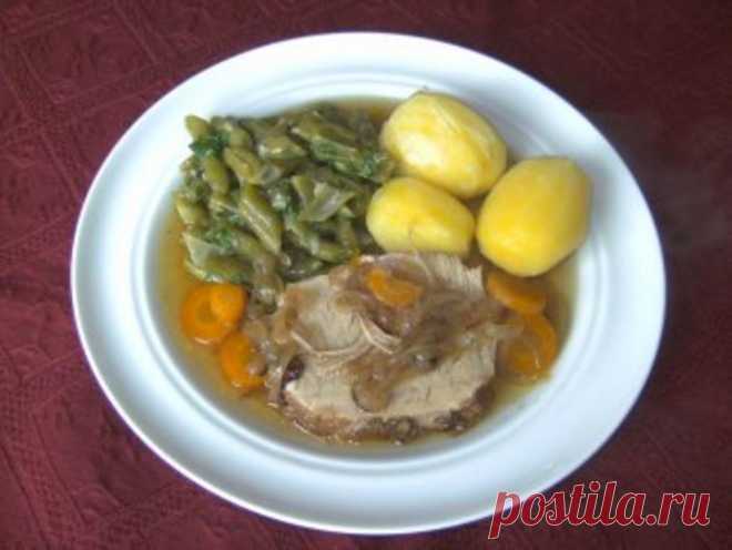 Schweinerückenbraten - Rezept mit Bild Das perfekte Schweinerückenbraten-Rezept mit Bild und einfacher Schritt-für-Schritt-Anleitung: Fleisch waschen, trockentupfen, mit Pfeffer und Salz einreiben…