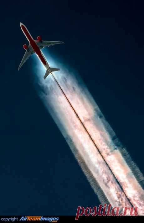 АВИАЦИЯ BOEING 777-337/ER