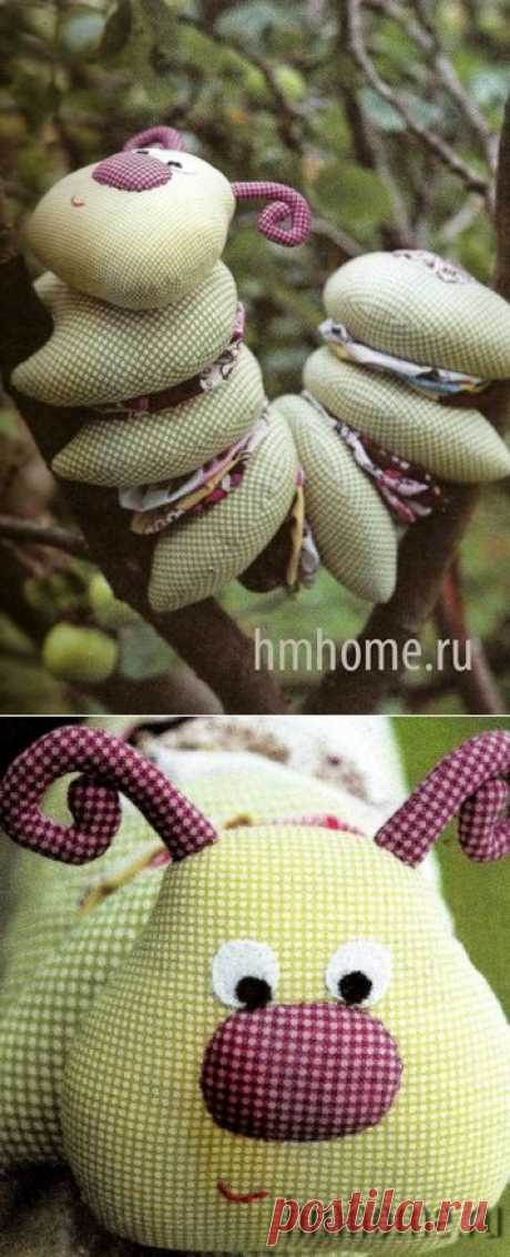 Мягкая игрушка – гусеница