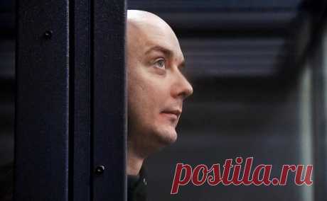 В ФСБ заявили о военных спутниках для ГРУ в деле Сафронова. Заместитель начальника 1-го отдела Следственного управления ФСБ России Александр Чабан заявил, что в деле журналиста Ивана Сафронова, получившему 22 года колонии строгого режима по статье о госизмене, речь идет в том числе о передаче чешской разведке данных о российских спутниках.