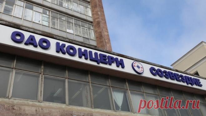 ОПК разработала УКВ радиостанцию нового поколения. По сравнению с изделиями предыдущего поколения она обеспечивает увеличение дальности связи на 25% при отсутствии помех и в 10 — 15 раз — при воздействии сильных помех.