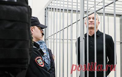 Суд не стал взыскивать часть ювелирных украшений с бывшей жены Тимура Иванова. Исковые требования Генпрокуратуры России об обращении в доход государства имущества бывшего замминистра обороны и третьих лиц стоимостью свыше 1,2 млрд рублей удовлетворены частично