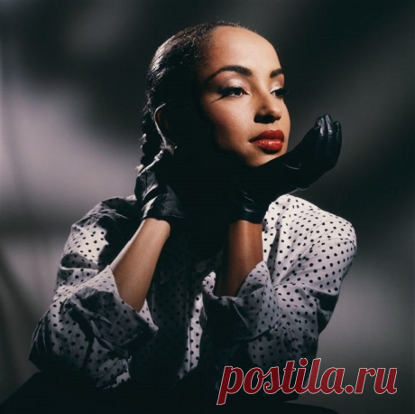Sade- британская музыкальная группа, состоящая из Шаде Аду, Стюарта Мэтьюмена, Пола Спенсера Денмена и Эндрю Хэйла.