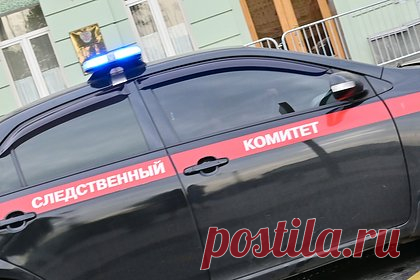 В Сочи начали проверку после падения дерева на мужчину. Вечером 23 декабря 2023 года на улице 60 лет ВЛКСМ в Сочи произошло обрушение дерева. В результате проходивший мимо 46-летний мужчина получил серьезные травмы, спасти его не удалось. В настоящее время в ходе доследственной проверки эксперты выясняют обстоятельства и причины происшедшего.