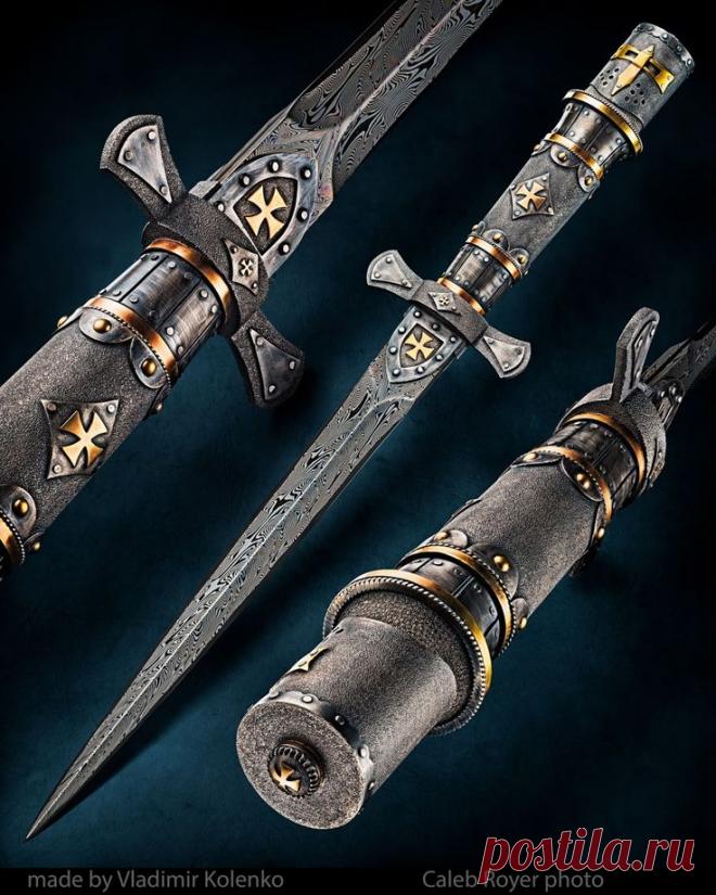 Стилет от Kolenko Vladimir - Коленко Владимир. Дамасская сталь. Всечка желтым металлом.