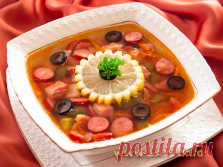 Солянка мясная. ООооооочень вкусное и сытное блюдо.:))) Советую всем!