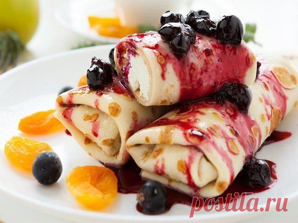 12 РЕЦЕПТОВ ФАРШИРОВАННЫХ БЛИНЧИКОВ.

Блины любят все. Причем хоть просто испеченные на сковороде, так и фаршированные разной начинкой. А идеям такой начинки просто нет числа. Сладкие, не сладкие, творожные, мясные, овощные, фруктовые….

ОРЕХОВЫЕ СЛАДКИЕ БЛИНЧИКИ С ТВОРОГОМ И МАЛИНОЙ.
Нам понадобится для теста:

молоко – 200 мл
мука – 100 гр
молотые орехи – 3 ст. ложки
крахмал – 1 ст. ложка
яйца – 2 шт
сахар – 2 ст. ложки
соль – щепотка
масло растительное – для жарки
Для н...