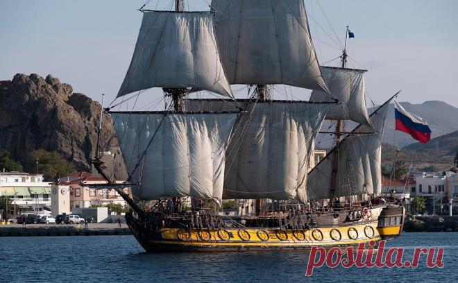Вода почти закончилась на борту судна, который Франция не пустила в порт. На борту российского фрегата «Штандарт», которому Франция запретила швартовку в любом из портов департамента Финистер, скоро может закончится запас воды, заявил «РИА Новости» глава ассоциации помощи морякам Mor Glaz Жан-Поль Элькан.