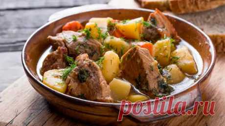 Простое блюдо в новогодние каникулы: рецепт тушеного картофеля с мясом - Журнал «Профиль» - Медиаплатформа МирТесен