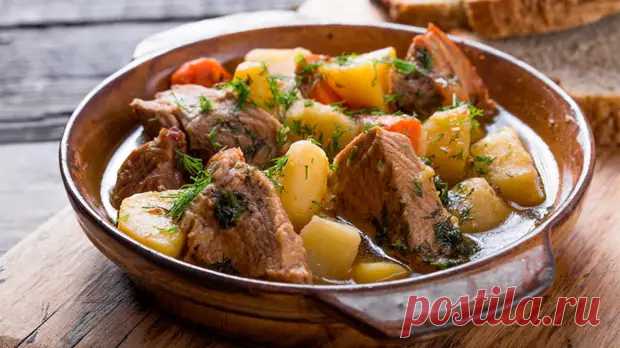 Простое блюдо в новогодние каникулы: рецепт тушеного картофеля с мясом - Журнал «Профиль» - Медиаплатформа МирТесен