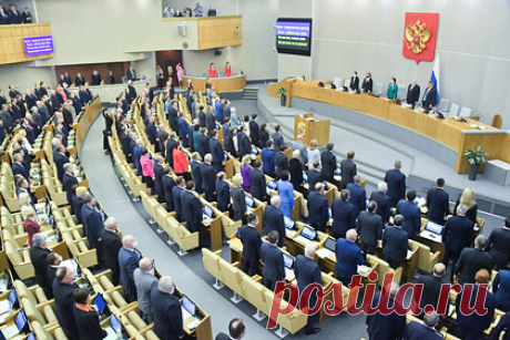Госдума приняла законы о наказании за неполную уплату алиментов. Депутаты Государственной Думы приняли законы, согласно которым неплательщики алиментов не смогут уходить от ответственности в случае перечисления ими незначительных сумм на содержание детей, а также нетрудоспособных родителей. Также депутаты приняли закон о внесении изменений в статью 157 Уголовного кодекса РФ.