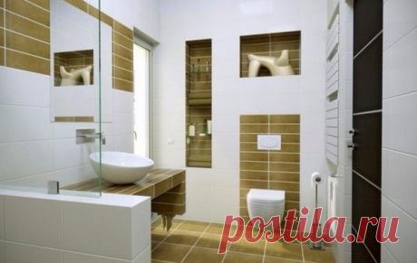 В типовой планировке квартир в панельном доме серии ПД-4 – санузел раздельный. Оба помещения небольшие по площади. Стены санузла не являются несущими, это позволяет объединять помещения и переносить двери. Увеличить площадь за счет коридора, к сожалению, нельзя