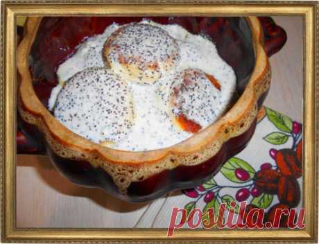 СЫРНИКИ В МАКОВОМ СОУСЕ.