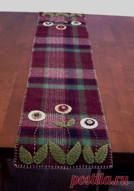 Primitive Flower Penny Rug Table Runner- Reclaimed Wool Felt