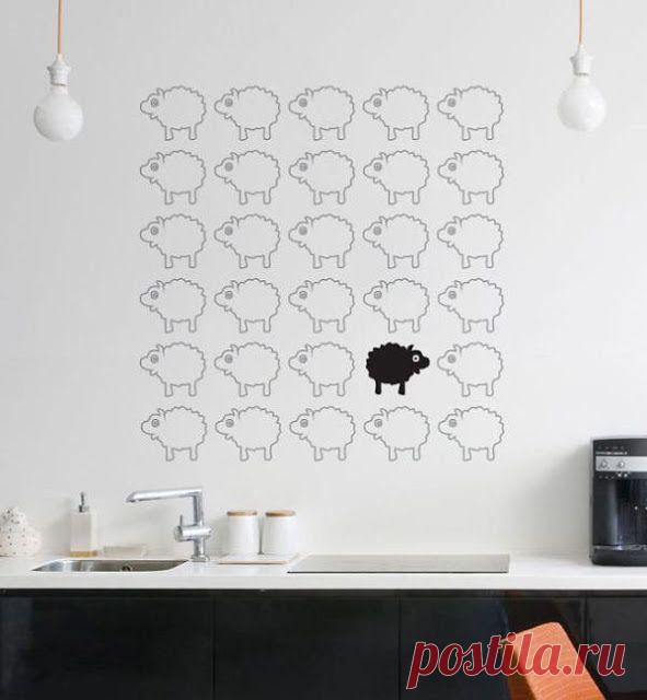 Творческие наклейки на стену.