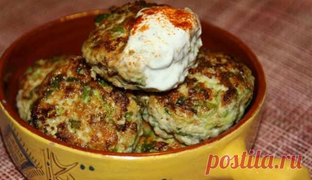 Такую вкусноту из кабачка ты вряд ли когда-либо пробовал! Пышные котлетки прямо к ужину. Сытно и дешево! — Gotowim-Live
