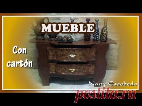 MUEBLE CON CARTÓN