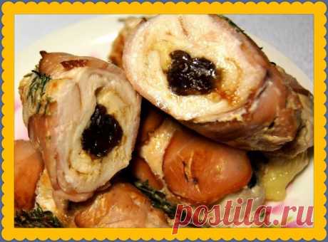 Куриные рулетики с черносливом и сыром - Наивкуснейшая закуска для Новогоднего стола - Простые рецепты Овкусе.ру