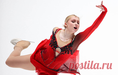 Муравьева рассказала, что мама пошила ей новое платье для программы "Кармен". Фигуристка в короткой программе на этапе Гран-при России в Казани заняла второе место