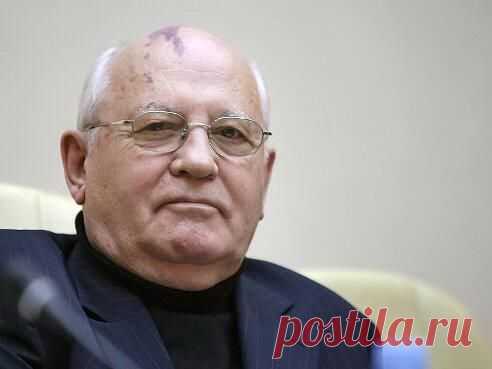 Его хотят линчевать миллионы.Он виновник развала одной из самых больших держав в истории человечества!