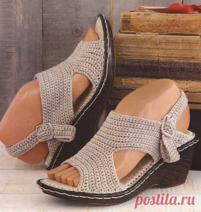 Вязаные сандалики крючком.