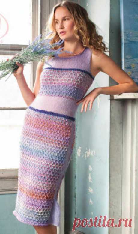 Женское платье с узорными полосами, спицами Женское платье с узорными полосами, вязаное спицами