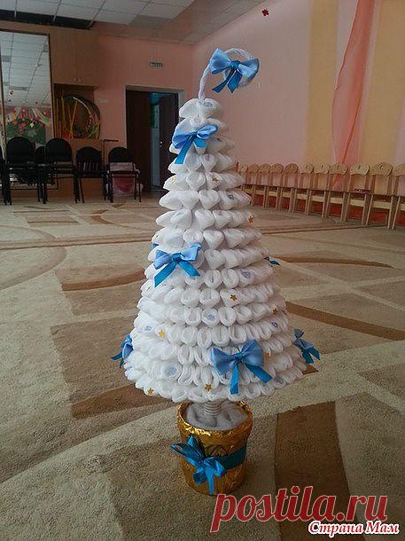 "Ёлочка" из ватных дисков.