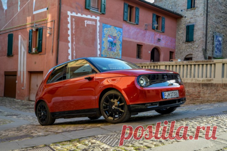 Honda e Limited Edition: l'elettrica giapponese si veste di rosso - HDmotori.it