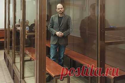 МИД выразил послу Канады демарш из-за Кара-Мурзы. Послу Канады в Москве Элисон Леклер был выражен демарш из-за ее комментариев на тему обвинительного приговора оппозиционеру Владимиру Кара-Мурзе (включен в реестр иноагентов), осужденному за госизмену и фейки о Российской армии. Об этом говорится в официальном сообщении на сайте Министерства иностранных дел России.