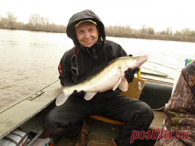 Весенняя прикормка на белую рыбу 
Весной у рыбы начинается нерест. В это время разрешено ловить только на поплавочную удочку. Хотя считается, что после зимы голодная рыба идет на все, что ей не дай, я готовлю свою, проверенную годами…