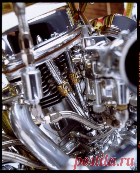 Daddy-O (2003) (Rat Fink).
Построен в честь кумира кастомайзеров 60-х Ed «Big Daddy» Roth. Первая победа на шоу «Создай мотоцикл».