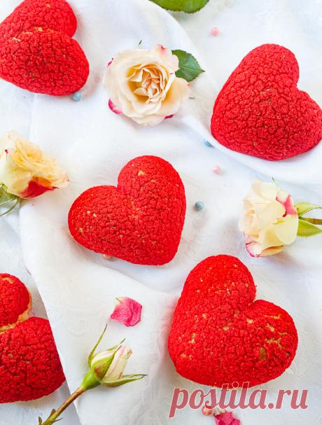 Шу “Малиновые сердечки” на Вкусном Блоге Эти крошки взорвали мой директ в инстаграме. Поэтому делюсь рецептом незамедлительно 🙂 Очень вкусные заварные пирожные с хрустящей корочкой из кракелина и нежной малиновой начинкой. Это просто любовь 🙂 Изюминка этих шу в том числе в их форме сердечек. И в кракелине, окрашенном в красный. Но если вы приготовите их…