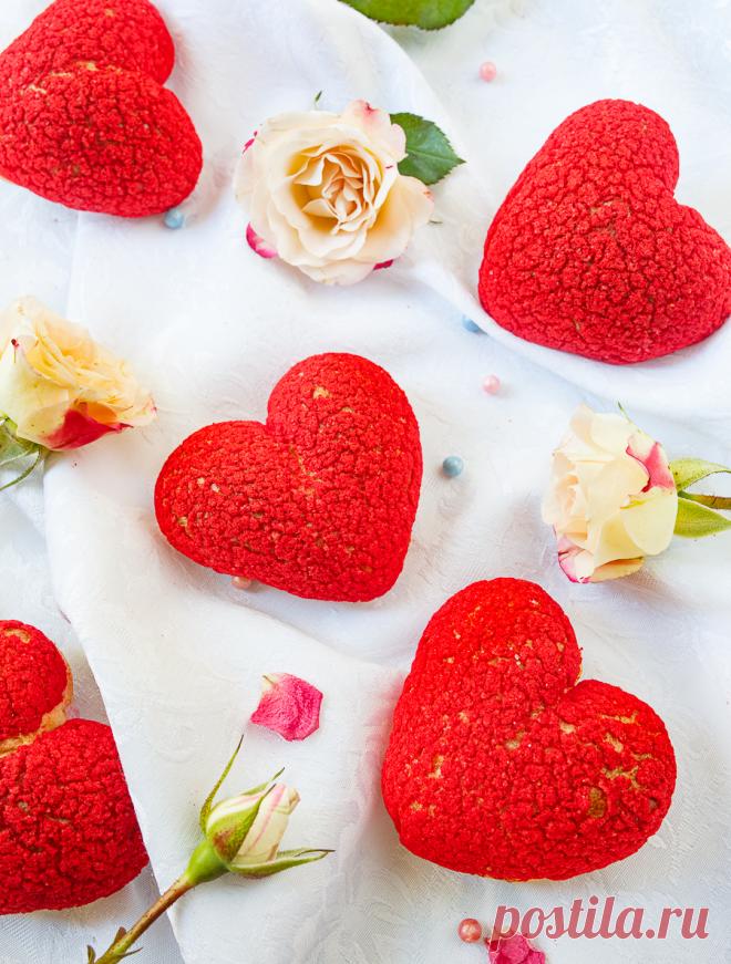 Шу “Малиновые сердечки” на Вкусном Блоге Эти крошки взорвали мой директ в инстаграме. Поэтому делюсь рецептом незамедлительно 🙂 Очень вкусные заварные пирожные с хрустящей корочкой из кракелина и нежной малиновой начинкой. Это просто любовь 🙂 Изюминка этих шу в том числе в их форме сердечек. И в кракелине, окрашенном в красный. Но если вы приготовите их…