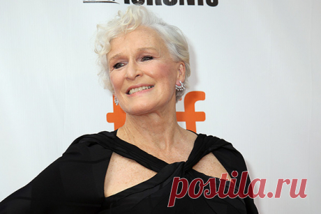 70-летняя звезда «Рокового влечения» рассказала о сексе после 60-ти Американская актриса Гленн Клоуз рассказала о своей роли в фильме 2017 года «Жена», который начинается постельной сценой 70-летней артистки с ее сверстником Джонатаном Прайсом. Она посчитала сцену смешной и реалистичной. По словам Клоуз, люди не осознают, что не перестают быть привлекательными до самой смерти.