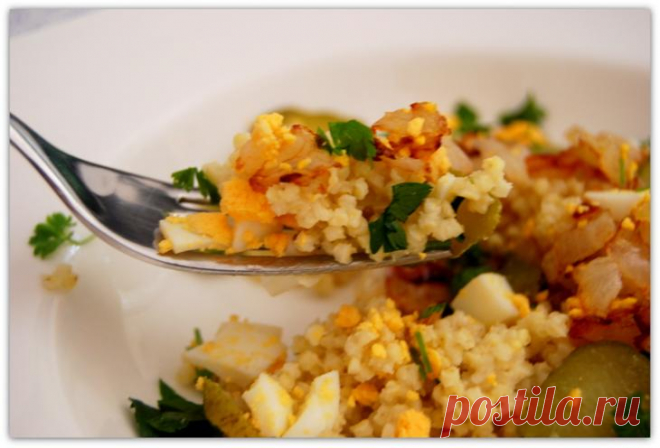 Каша пшенная с яйцом и луком