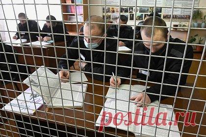 Российский студент получил срок за подготовку массовых расправ в вузе. Свободненский городской суд Амурской области приговорил 19-летнего студента к 2,5 года колонии общего режима за подготовку к нападению на вуз, в котором он учился. Установлено, что с 1 марта 2018 года по 23 июня 2022 года молодой человек изготовил орудие для совершения преступления и нашел соучастника.