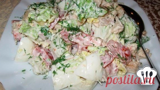 Салат с пекинской капустой, курицей и сухариками

Ингредиенты:

пекинская капуста
яйца
сыр твердый
перец болгарский
помидоры
ломтики белого хлеба
куриное филе
укроп
соль, перец
майонез

Приготовление:

1. Для начала приготовим сухарики. Ломтики белого хлеба нарезать небольшими кубиками и высушить в духовке. Остудить.
2. Куриное филе и яйца отварить. Нарезать кубиками.
3. Помидоры, перец и сыр тоже нарезать кубиками.
Капусту порвать руками.
4. Все ингредиенты, кроме сухарик...
