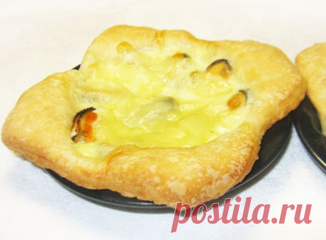 Тарталетки с мидиями под сыром - рецепт с фото пошагово Тарталетки с мидиями под сыром - пошаговый кулинарный рецепт приготовления с фото, шаг за шагом.