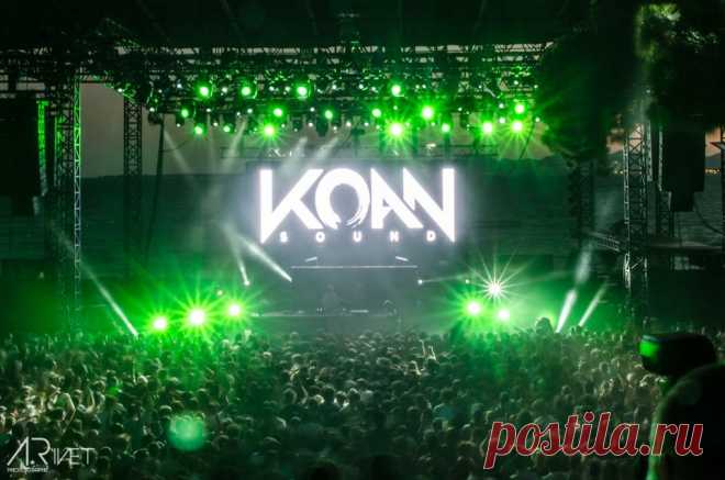 КОАН: загадочные, часто парадоксальное изложение или рассказ, использован в Дзен-буддизме в качестве помощи для медитации и средство обретения духовного пробуждения.

Что такое Будда?