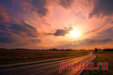 Ученые предупредили о глобальной опасности солнечной геоинженерии. Ученые предупредили, что геоинженерные схемы планетарного масштаба, нацеленные на борьбу с глобальным потеплением, потенциально опасны. Даже если выброс миллиардов частиц серы позволит уменьшить поступление солнечных лучей на поверхность Земли, негативные последствия могут перевесить преимущества.