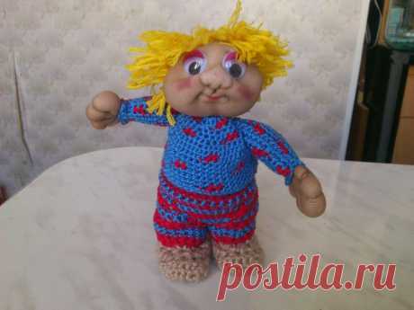 Рубашка надета на куриное яйцо - тело.