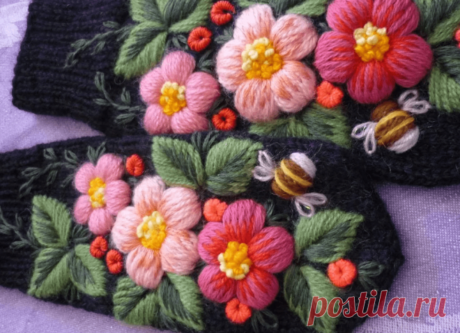Вышивка на вязаных изделиях: схемы и мастер-классы для детей и начинающих Вышивка на вязаных вещах может обновить изделие или сделать его ярче, добавить изюминку. Есть множество способов вышивки на трикотажном полотне – гладью, лентами, крестом, в стиле «рококо». Важно правильно подобрать нити и следить за их натяжением.