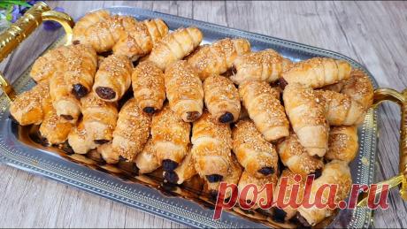 Нежное,Бесподобно вкусное Печенье тает во рту/Мазаси Огизда эрийдиган ширинлик😋😋😋 рецепт 200 гр сметана1/4 ч л разрыхлитель0.5 ч л ванильный сахар2 яичный желток 3-3,5 стакан муки200 гр сл.масло (комн.темп)Начинка150-200 гр грецкие орехи35...