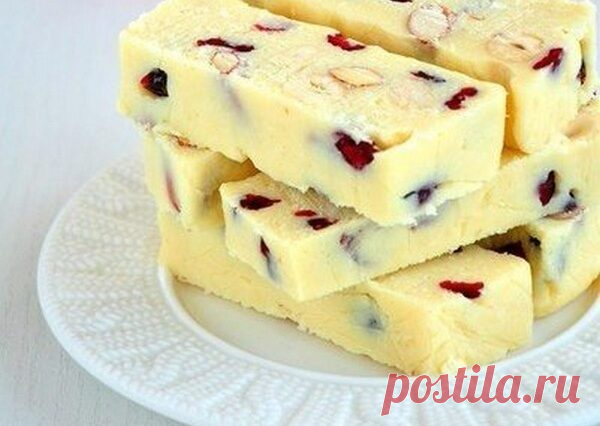 Батончики из белого шоколада со сгущенкой, фундуком и клюквой, рецепт с фото — Вкусо.ру